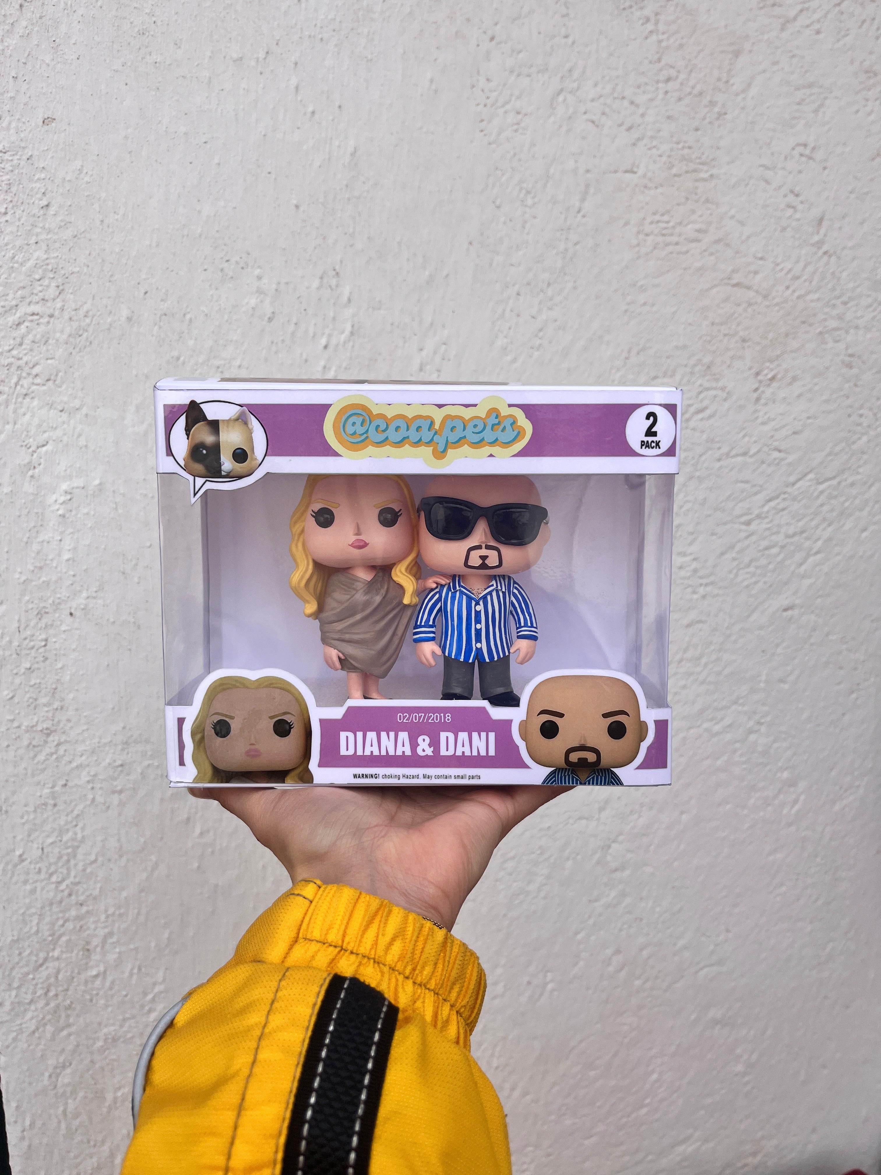 Figura personalizada de pareja estilo cabezón